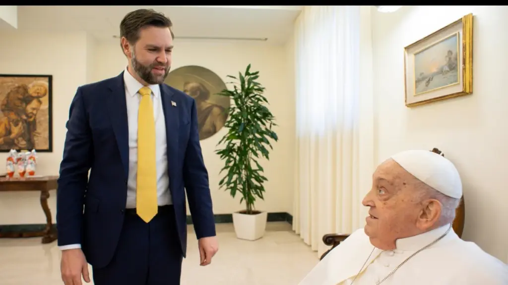 Καπέλα Σιξτίνα: Σοβαρή παραβίαση από τον Τζέι Ντι Βανς – Έβγαλε φωτογραφία μέσα στο παρεκκλήσι