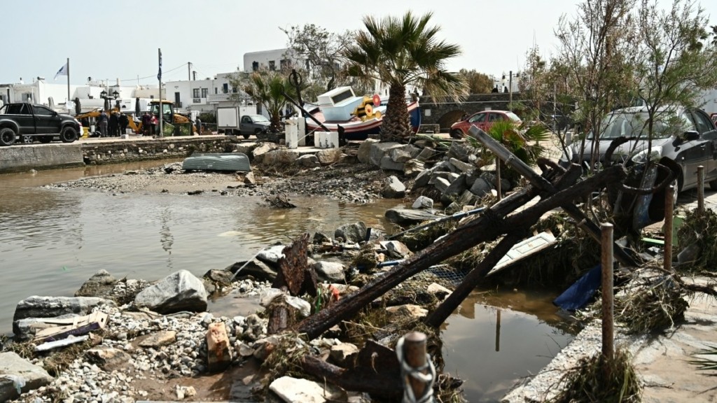 Νέο μήνυμα 112 για έντονα καιρικά φαινόμενα στη Μύκονο – “Περιορίστε τις μετακινήσεις σας”