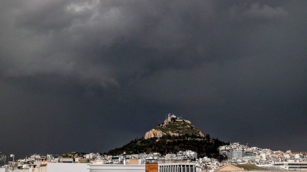 Έκτακτο δελτίο από την ΕΜΥ: Έρχεται κακοκαιρία με βροχές, καταιγίδες και μπουρίνια – Πού θα “χτυπήσουν”
