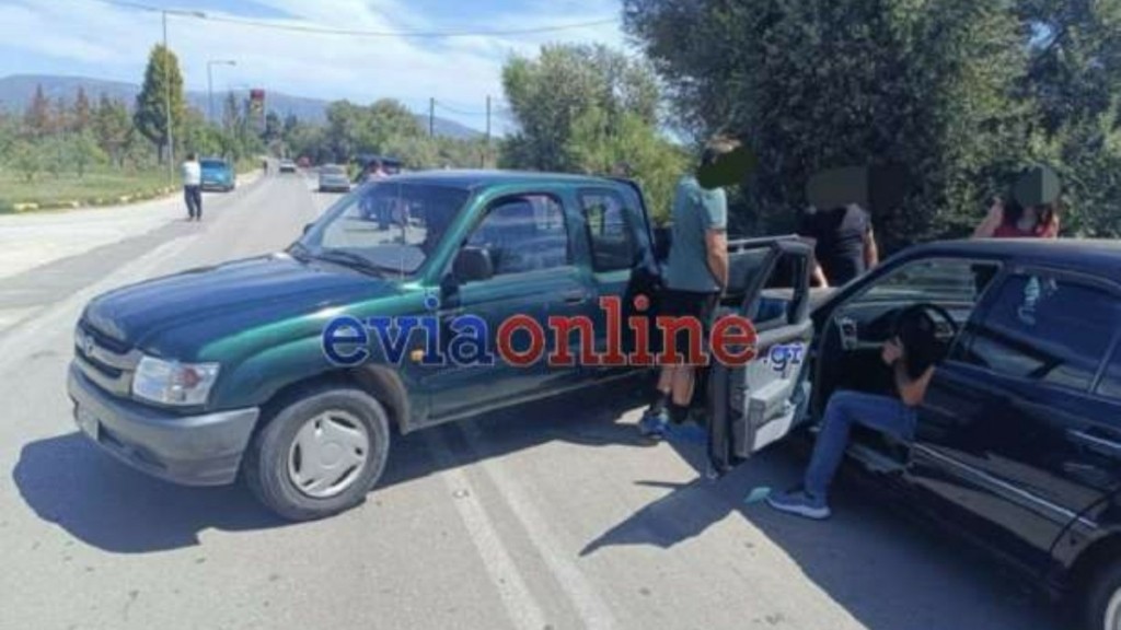 Καραμπόλα τριών οχημάτων στην Εύβοια – Δείτε φωτογραφίες