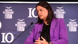 Ψηφιακή κάρτα εργασίας: Έκρηξη υπερωριών το 2025 – Τα επίσημα στοιχεία της Υπουργού Εργασίας
