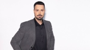 Πέτρος Κουσουλός: Επίθεση με αεροβόλο στα γραφεία της εφημερίδας του – Τι λέει ο δημοσιογράφος