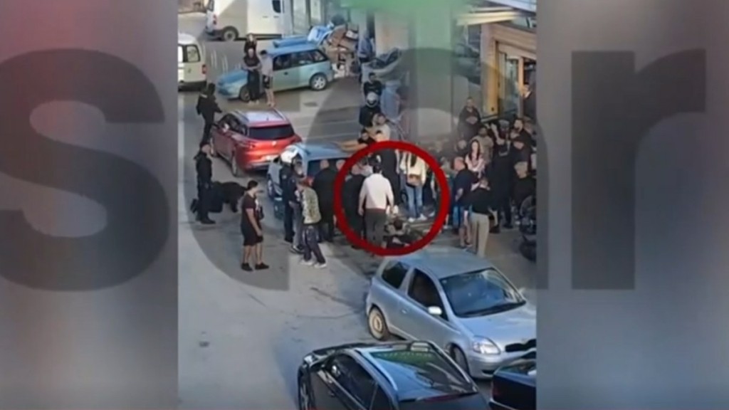 Μενίδι: Ο δράστης είχε επιτεθεί σε άλλα δύο άτομα πριν το αιματηρό επεισόδιο – Δείτε βίντεο από το σημείο
