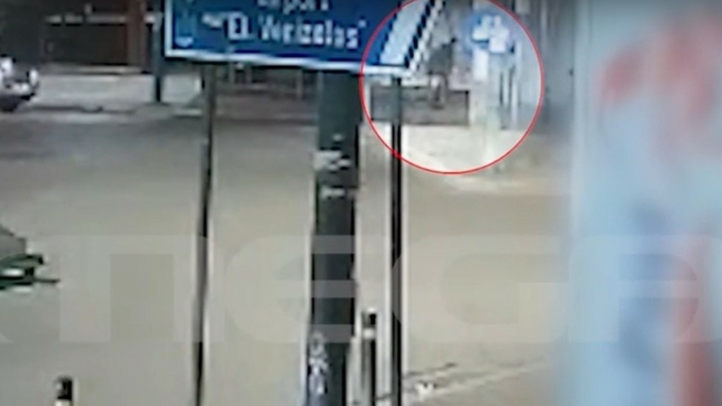 Μεταξουργείο: Θρίλερ με νεκρό άνδρα από αιχμηρό αντικείμενο – Βίντεο ντοκουμέντο τον δείχνει να καταρρέει αιμόφυρτος