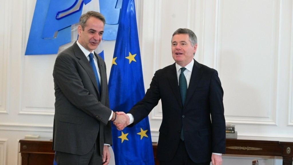 Μητσοτάκης: “Αλλάζουμε τον ιστό της ελληνικής οικονομίας” – Ντόναχιου: “Η Ελλάδα είναι πάνω από τον μέσο όρο της Ευρώπης”