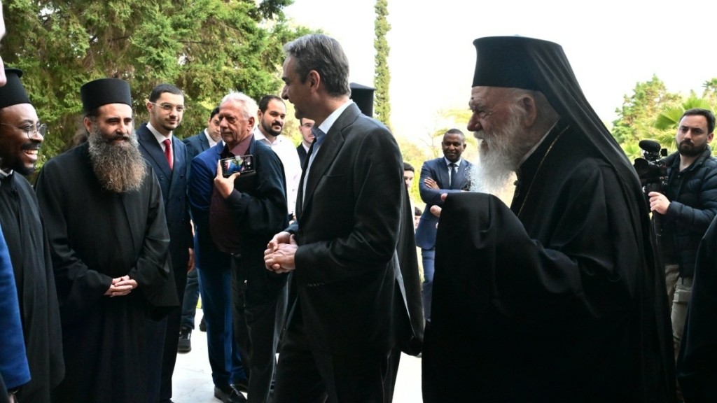 Μητσοτάκης από Αγία Βαρβάρα: «Συνεχίζουμε δυνατά, πάμε τη χώρα μπροστά, παρά τις δυσκολίες»