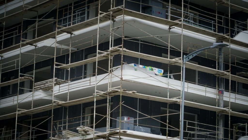 Την Μεγάλη Τετάρτη η καταβολή του Αδειοδωροσήμου Πάσχα 2025 σε εργατοτεχνίτες οικοδόμους