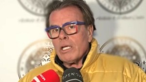 Κόλαφος ο Δημήτρης Παπανώτας: «Οι άνθρωποι που με κρίνουν, είναι οι άνθρωποι που σιχαίνονται αυτούς που επέλεξαν να κοιμούνται μαζί τους»