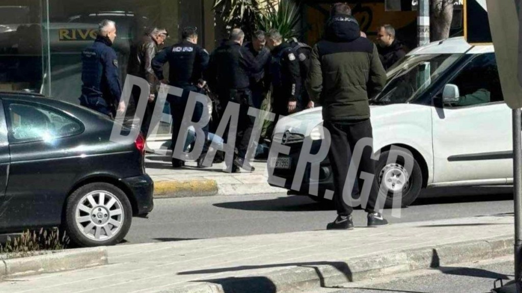 Πάτρα: Ήταν ιδιοκτήτης παιδότοπου o 54χρονος ληστής της τράπεζας – Απείλησε με δυο πιστόλια τους αστυνομικούς
