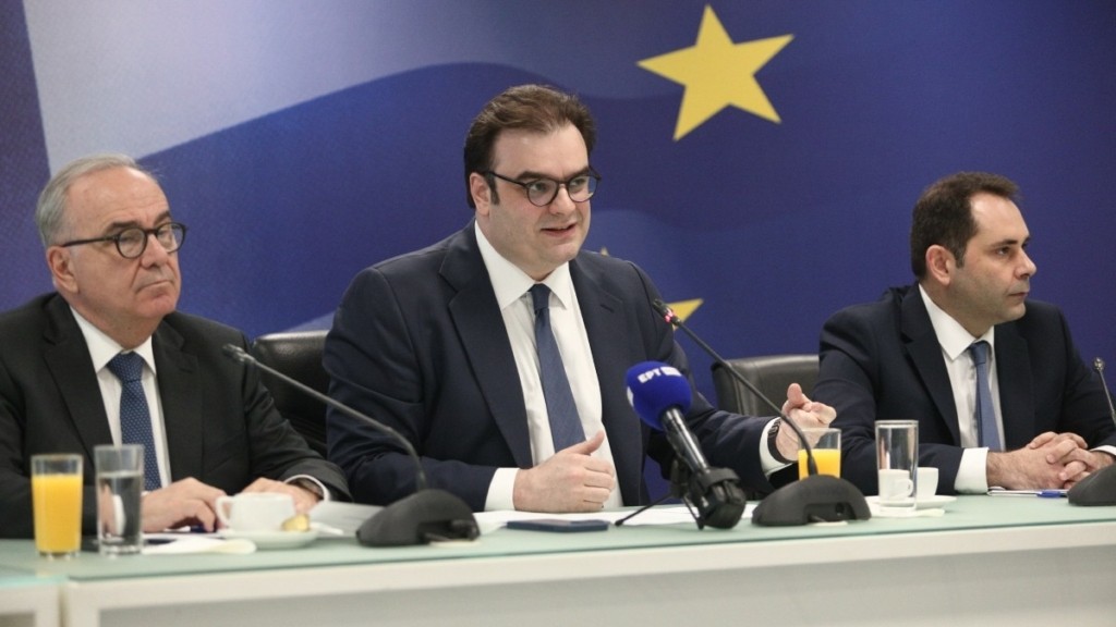 Όλα τα μέτρα της κυβέρνησης για επιστροφή ενοικίου και αυξήσεις σε συνταξιούχους – Οι δικαιούχοι και τα κριτήρια