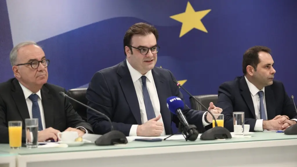 Όλα τα μέτρα της κυβέρνησης για επιστροφή ενοικίου και αυξήσεις σε συνταξιούχους – Οι δικαιούχοι και τα κριτήρια