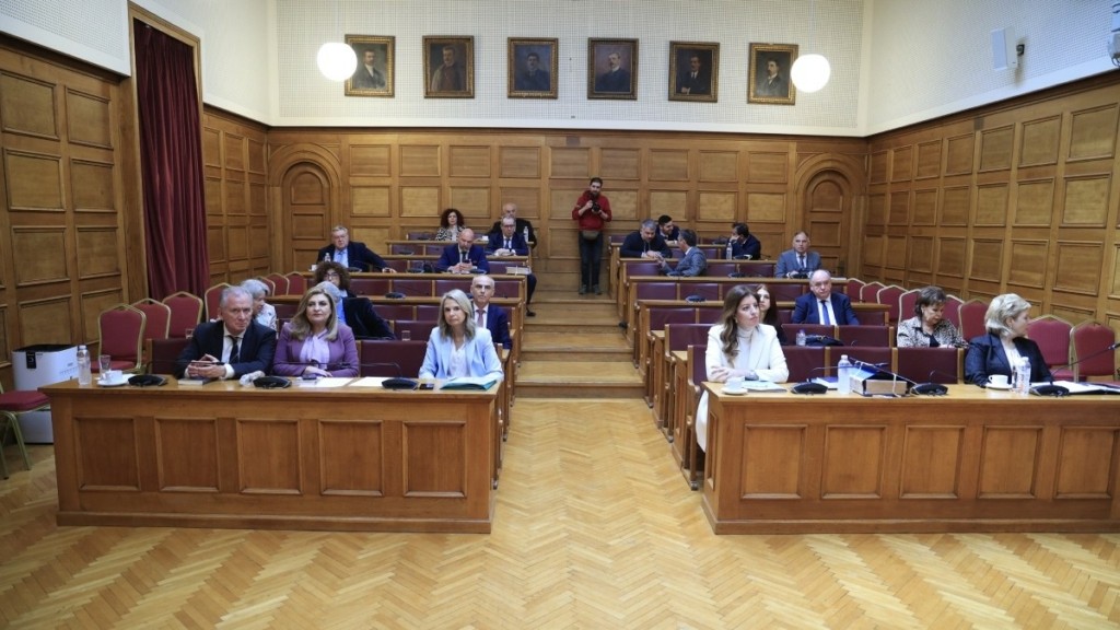 Συνεδριάζει για τελευταία φορά η Προανακριτική – Να ασκηθεί δίωξη στον Τριαντόπουλο προτείνει η πλειοψηφία
