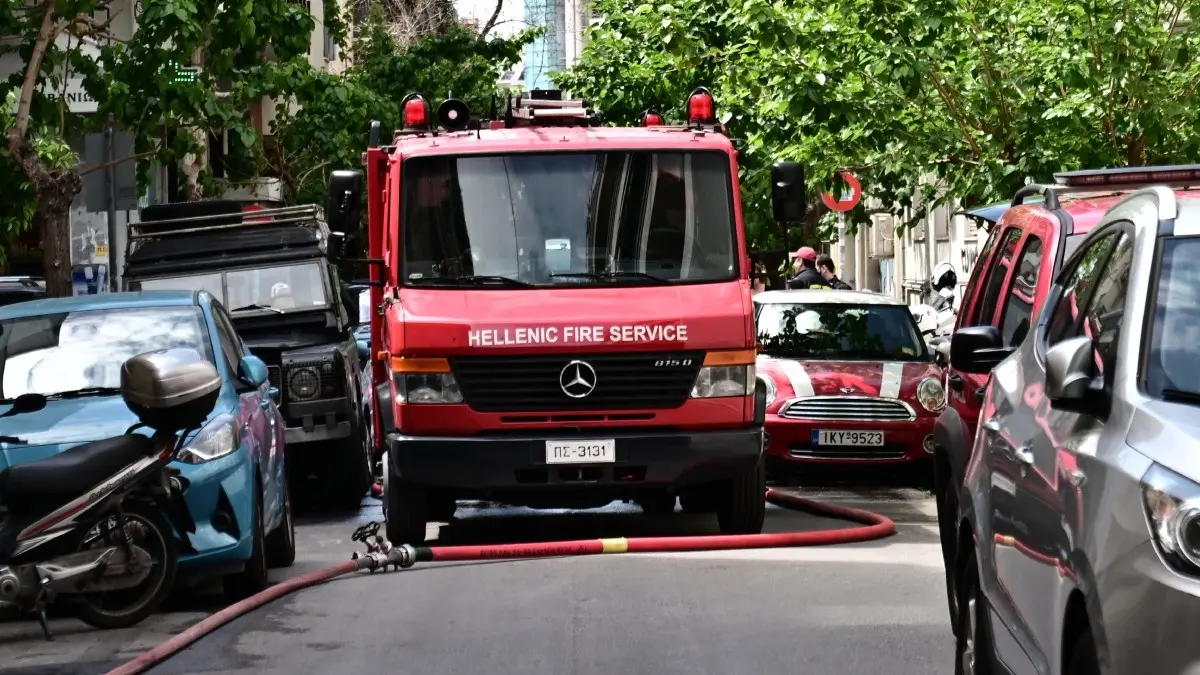 Φωτιά σε ηλεκτρολογείο αυτοκινήτων στον Νέο Κόσμο – Επιχειρούν ισχυρές δυνάμεις της Πυροσβεστικής