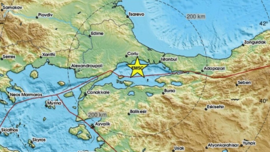 Κωνσταντινούπολη: Δυνατός σεισμός 6,2 βαθμών – Ακολούθησαν τρεις μετασεισμοί από 4,4 έως 4,9 Ρίχτερ (φωτογραφίες+βίντεο)