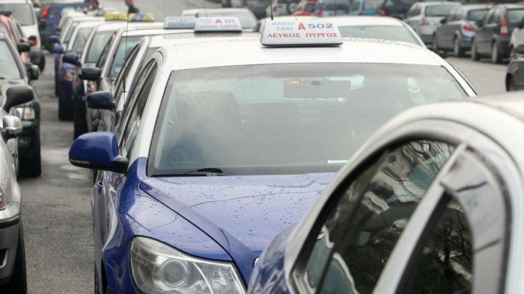 Θεσσαλονίκη: Ανεστάλη η 24ωρη απεργία των ταξί – Κανονικά σήμερα στους δρόμους οι επαγγελματίες οδηγοί