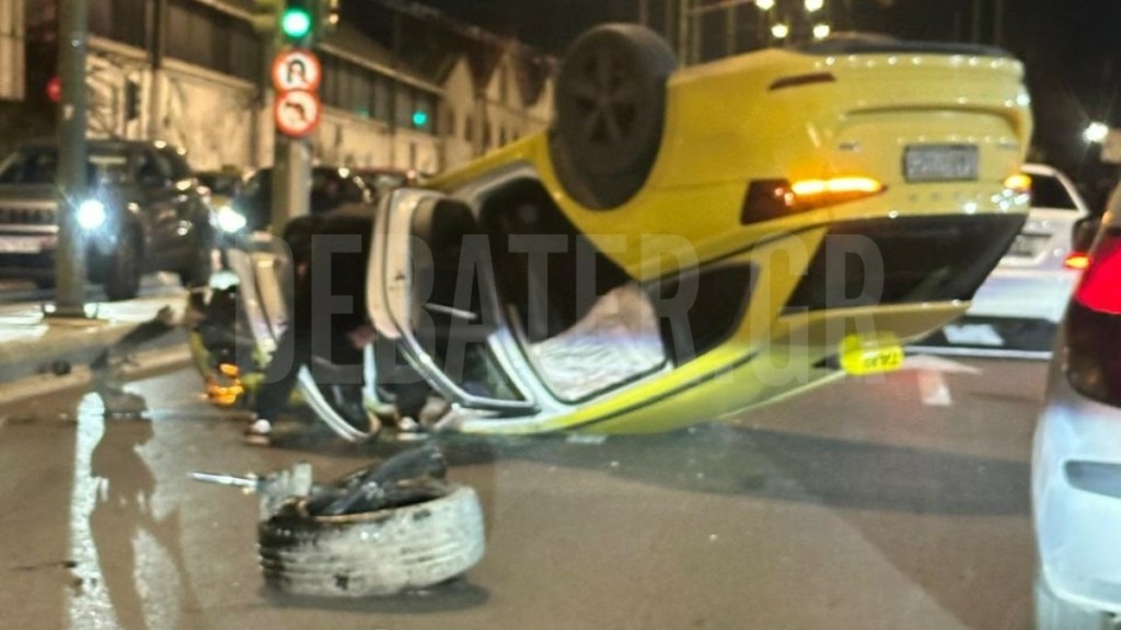 Ντελαπάρισε ταξί στην οδό Πειραιώς τα ξημερώματα – Δείτε εικόνες στο DEBATER (φωτογραφία+βίντεο)