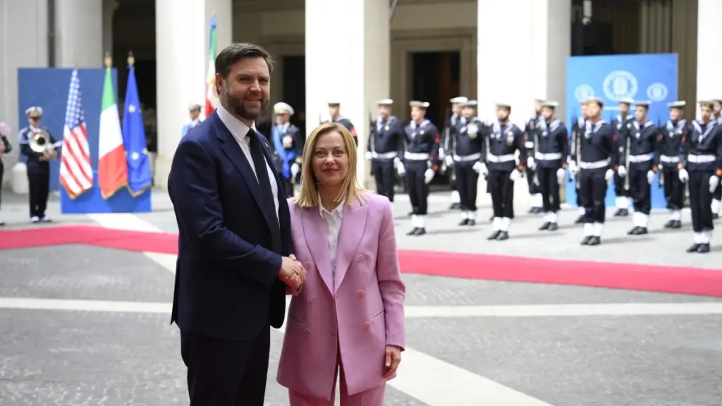 Τζέι Ντι Βανς για Ουκρανία: “Αισιόδοξοι ότι μπορούμε να τερματίσουμε τον πόλεμο”