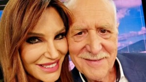 Γιώργος Παπαδάκης: «Εννέα χρόνια δίπλα σου έμαθα πως η μέρα δεν αρχίζει με φως, αλλά με ευθύνη» είπε η Βίκυ Χατζηβασιλείου