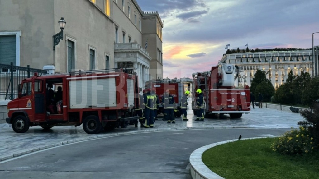 Βουλή: Ταυτοποιήθηκε στη Θεσσαλονίκη ο άνδρας που έστειλε το μήνυμα στο 112 για ύπαρξη βόμβας (Βίντεο)