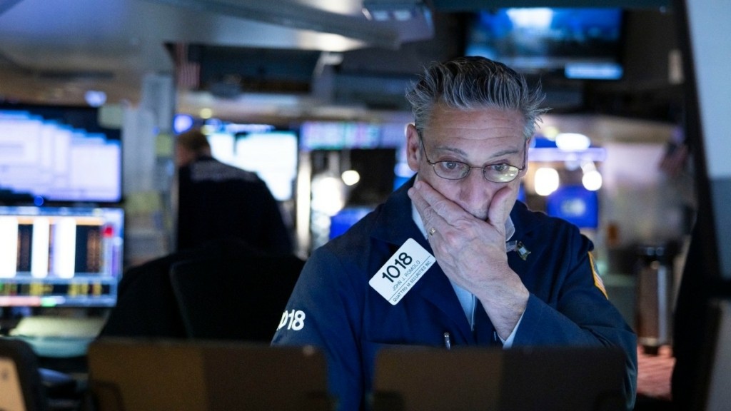 ΗΠΑ: Στο “κόκκινο” η Wall Street μετά τις απειλές Τραμπ για δασμούς 50% στα ευρωπαϊκά προϊόντα