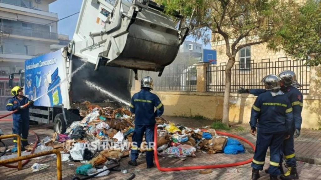 Χανιά: Απορριμματοφόρο έπιασε φωτιά στο κέντρο της πόλης