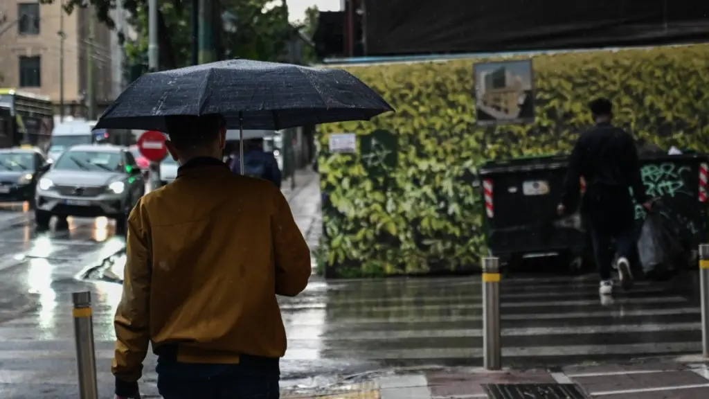 Καιρός σήμερα: Βροχές και καταιγίδες από το μεσημέρι – Ποιες περιοχές θα επηρεαστούν