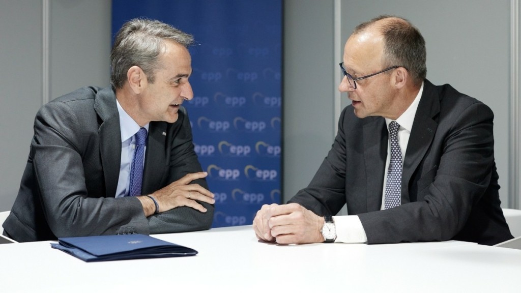 Τηλεφωνική επικοινωνία Μητσοτάκη με Μερτς – Στο επίκεντρο η κατάσταση στη Μέση Ανατολή