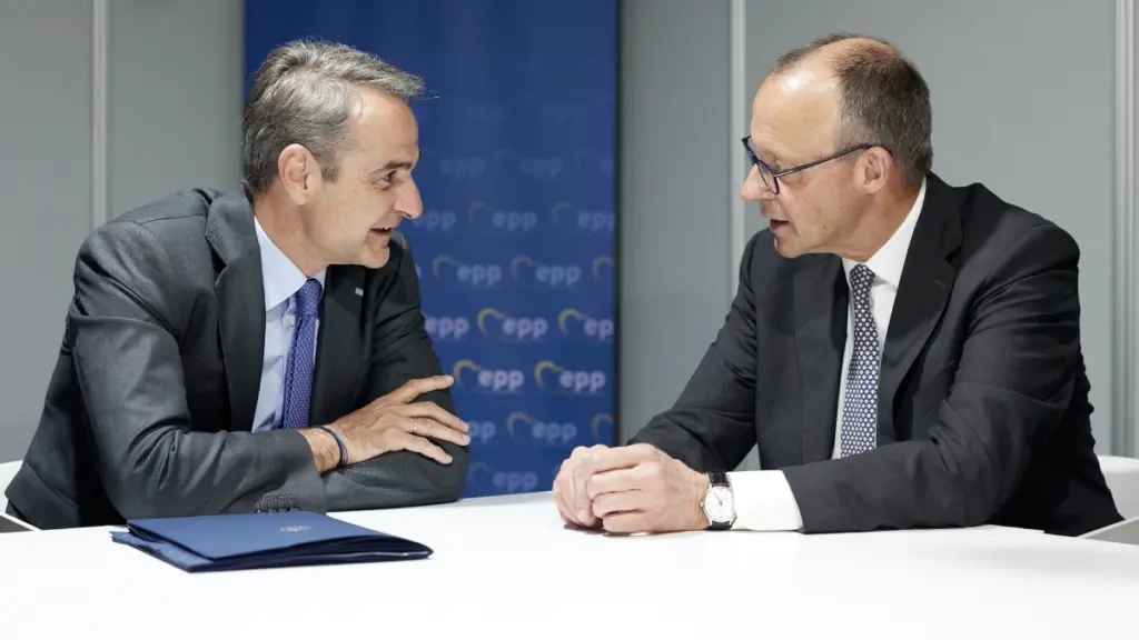 Τηλεφωνική επικοινωνία Μητσοτάκη με Μερτς – Στο επίκεντρο η κατάσταση στη Μέση Ανατολή