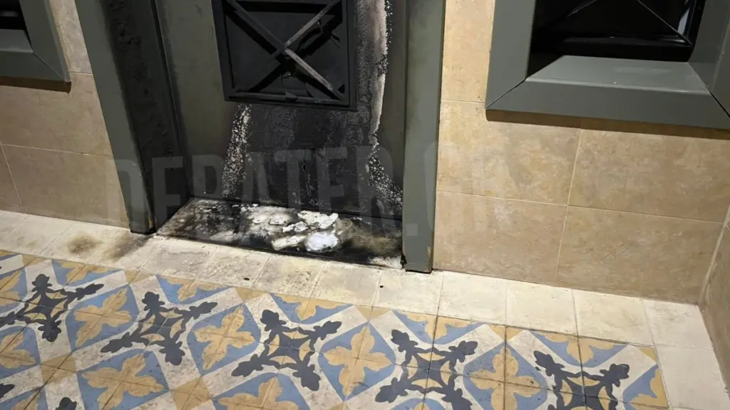 Πετράλωνα: Γκαζάκια στην πολυκατοικία όπου διαμένει ο βουλευτής της ΝΔ Μάξιμος Χαρακόπουλος
