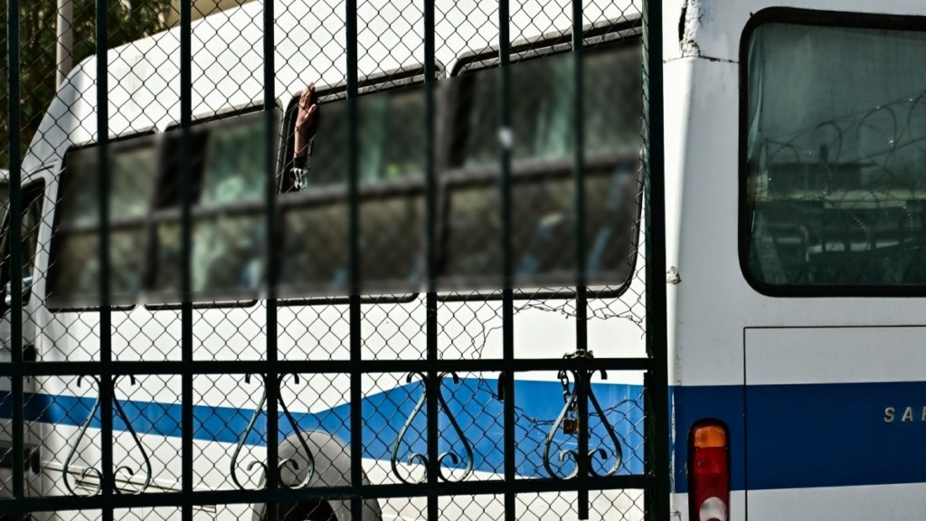 Εισβολή στη Νομική: Ποινική δίωξη για ένα κακούργημα και οκτώ πλημμελήματα στους έξι συλληφθέντες