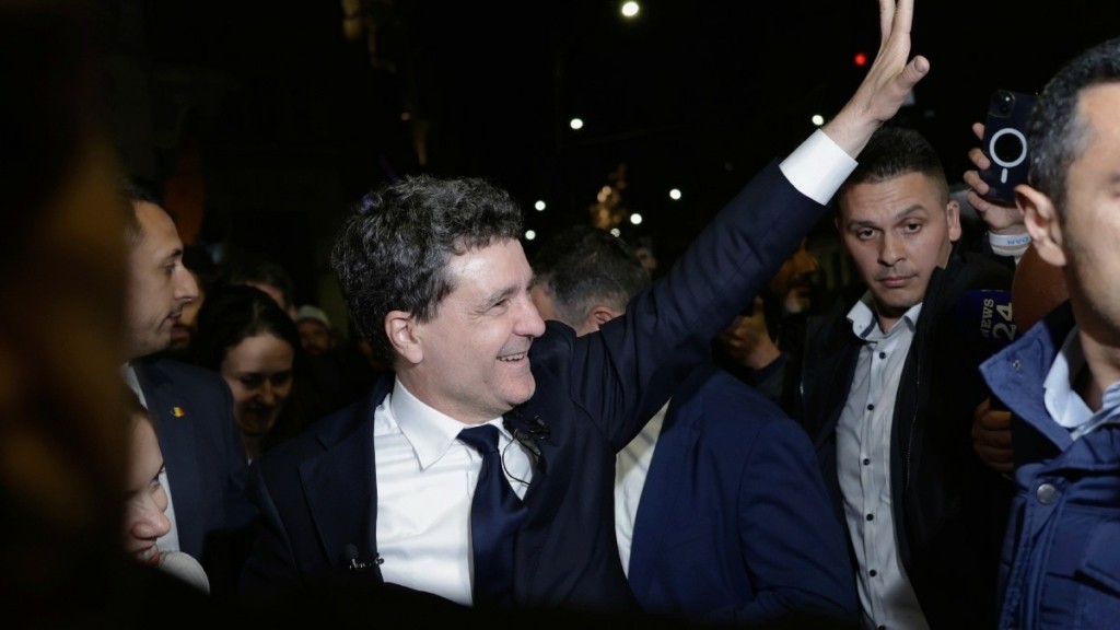 Ανατροπή στη Ρουμανία: Εκλέγεται ο κεντρώος ευρωπαϊστής υποψήφιος Νταν