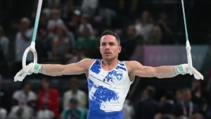 Μυθικός Πετρούνιας στο Κάιρο: Χρυσό για τον άρχοντα των κρίκων στο Παγκόσμιο Κύπελλο