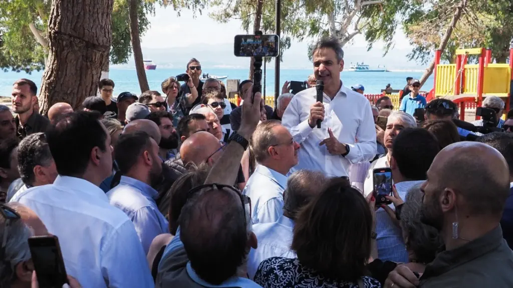 Μητσοτάκης από Εύβοια: “Κάθε μέρα εργαζόμαστε για να κάνουμε τη ζωή σας λίγο καλύτερη”