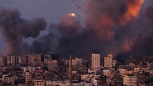 Συνεχίζεται η αιματοχυσία στην Γάζα – 39 νεκροί από ισραηλινά πυρά, ετοιμάζει μετεγκατάσταση Παλαιστινίων το Ισραήλ