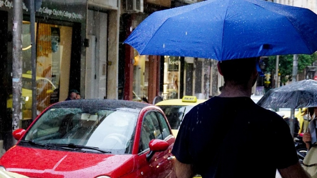 Καιρός αύριο: Βροχές και υψηλές θερμοκρασίες