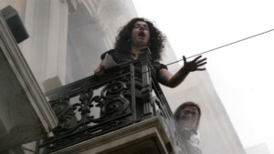 Marfin: Η Μαρία Καραγιάννη θυμάται τον εφιάλτη της 5ης Μαΐου 2010 – “Τους άκουγαν να ουρλιάζουν και δεν έκαναν τίποτα, ξερνάγαμε στάχτη και αποκαΐδια”
