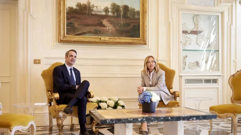 Αυτή την ώρα η συνάντηση Μητσοτάκη – Μελόνι στη Ρώμη – Επί τάπητος Τουρκία, μεταναστευτικό, τρένα