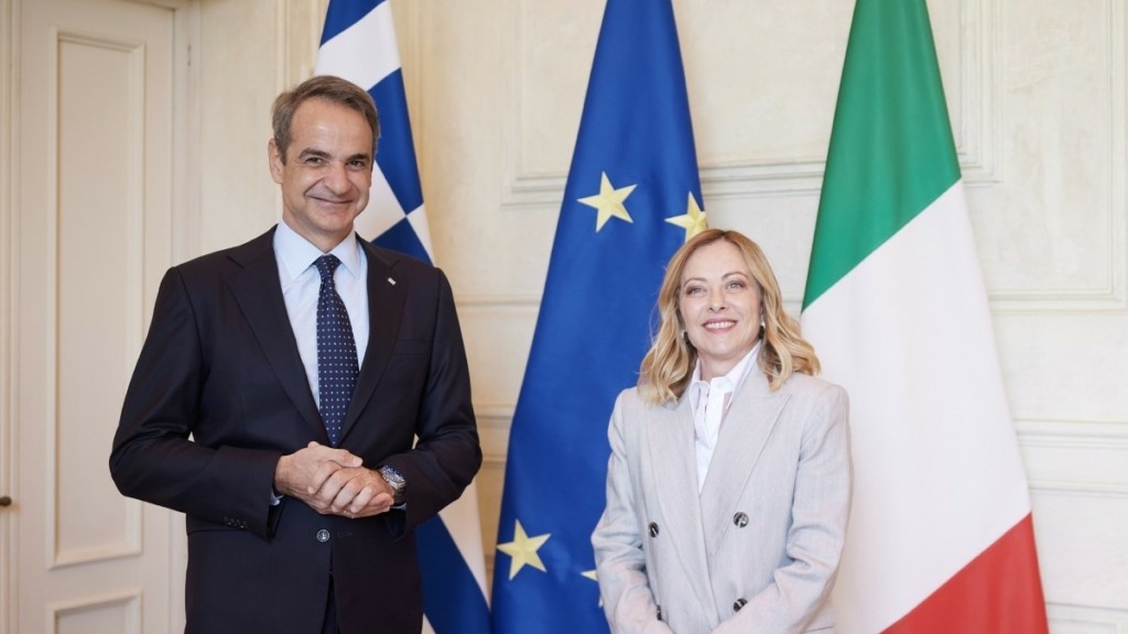 Μητσοτάκης – Μελόνι: Η ιταλική πλευρά θα επενδύσει 360 εκατομμύρια ευρώ για νέα τρένα και αμαξοστάσια