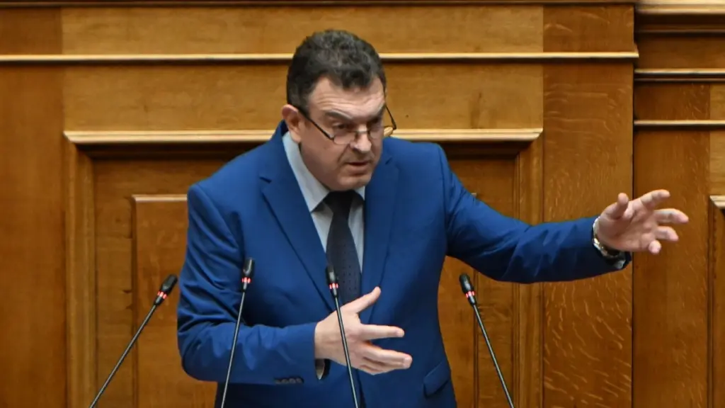 Νίκος Παπαδόπουλος: Διαγράφεται από τη “Νίκη” – Του ζητούν να παραδώσει την έδρα του