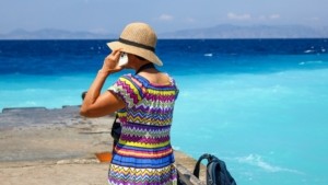 Καιρός: Επικίνδυνο “κοκτέιλ” με ζέστη και μελτέμια στο Αιγαίο – Στους 36 βαθμούς η θερμοκρασία, πού θα σημειωθούν βροχές