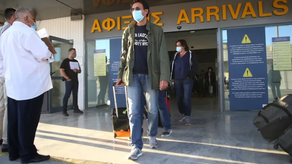 Βρετανός επιτέθηκε στην σύζυγό του με το που “πάτησαν” στο Ηράκλειο – Επέστρεψε στο Λονδίνο με την επόμενη πτήση η 43χρονη