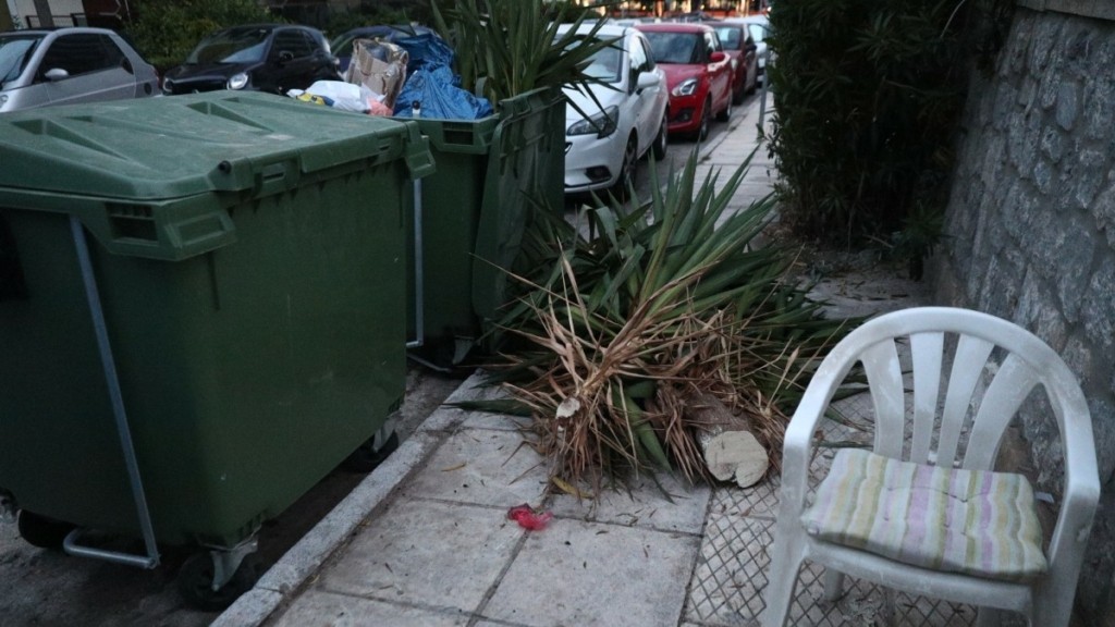 Μαρτυρία για το βρέφος στον Άλιμο: “Αν δεν το έβρισκε η κυρία, σήμερα θα ήταν στα σκουπίδια”