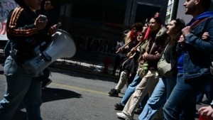 Πανελλαδική απεργία 1η Οκτωβρίου: Κατεβάζει “ρολά” η χώρα – Ποιοι συμμετέχουν, πώς θα κινηθούν τα μέσα μεταφοράς
