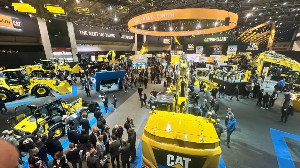 Η Eltrak στη Bauma 2025, στο επετειακό περίπτερο της Caterpillar, που φέτος γιορτάζει 100 χρόνια πρωτοπορίας.