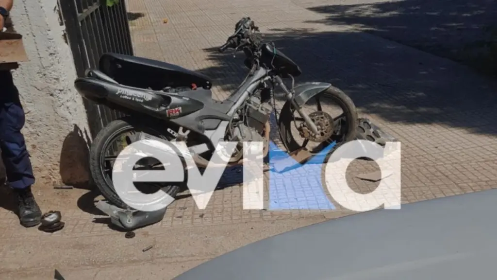 Εύβοια: ΙΧ συγκρούστηκε με μηχανή – Ένας τραυματίας