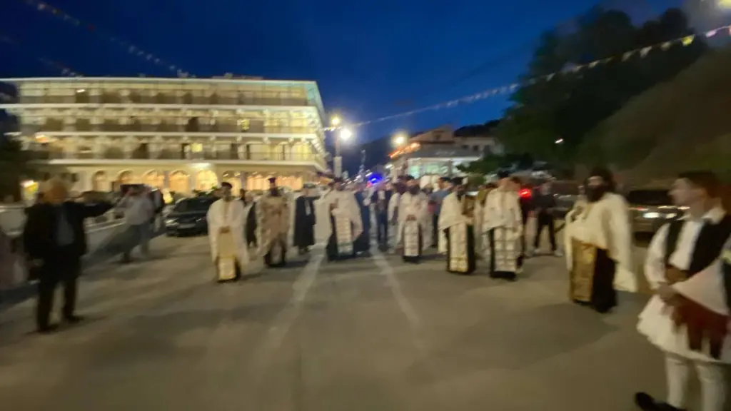 Εύβοια: Έκαναν λιτανεία για να σταματήσουν οι σεισμοί (Φωτογραφίες)