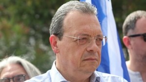 Φάμελλος για Φλαμπουράρη: Ο Αλέκος ήταν η ψυχή του κόμματός μας και των γραφείων μας