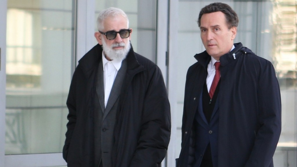 Εκτός δικαστικής αίθουσας ο Πέτρος Φιλιππίδης λόγω αδιαθεσίας – Συνεχίζεται η δίκη του