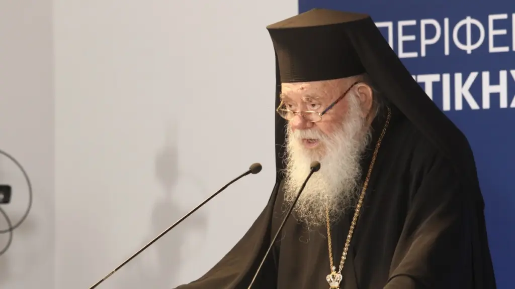 Αρχιεπίσκοπος Ιερώνυμος: Η Παναγία λειτουργεί ως μια γέφυρα για να συνδέσουμε τα δικά μας βάσανα με τη χριστιανική ελπίδα
