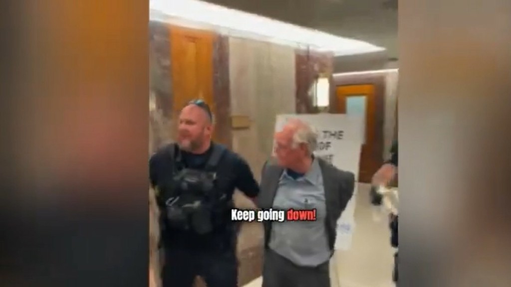 ΗΠΑ: Συνελήφθη ο συνιδρυτής των Ben & Jerry’s για παρέμβαση στο Καπιτώλιο υπέρ της Γάζας (βίντεο)